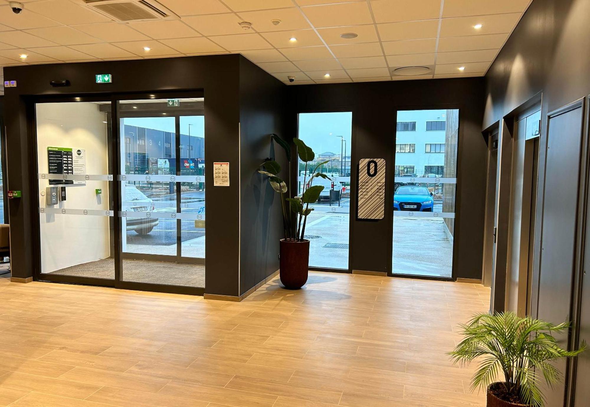 B&B Hotel Cergy Saint-Christophe Gare Екстер'єр фото