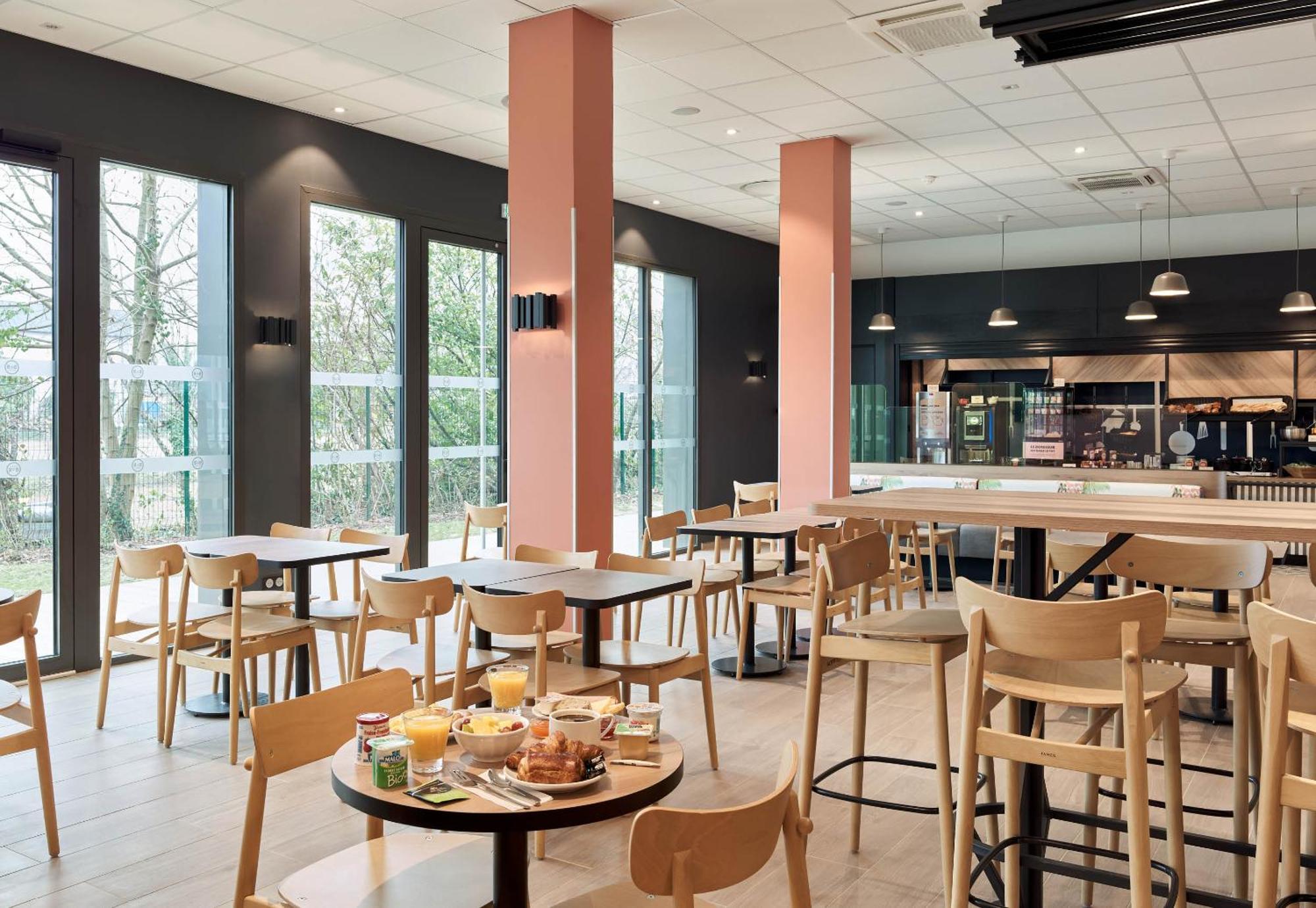 B&B Hotel Cergy Saint-Christophe Gare Екстер'єр фото